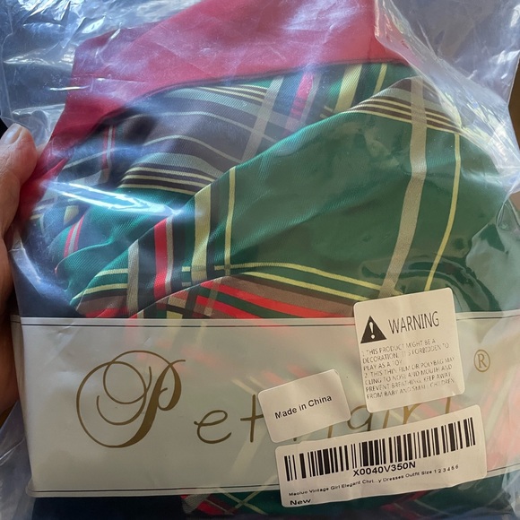 Velvet and silky. New, only worn once. Fits a 4 or 5T - Picture 5 of 7